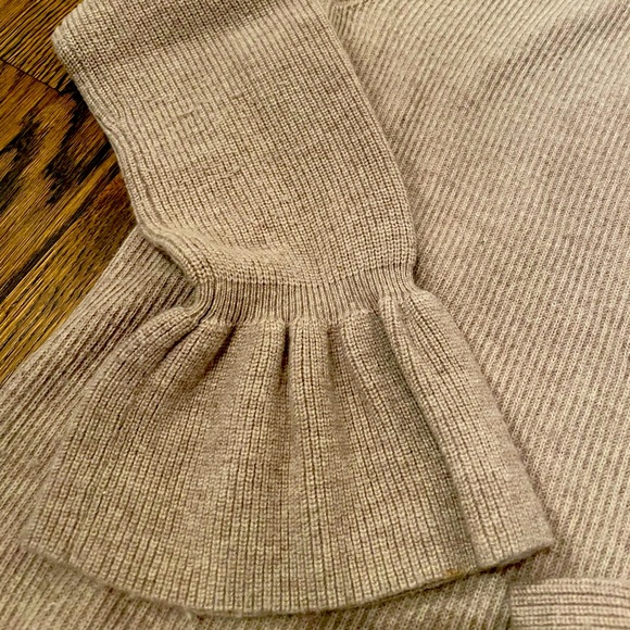 Banana Republic Beige Mock Ruffle Neck Bell Sleeve Sweater - Picture 3 of 3